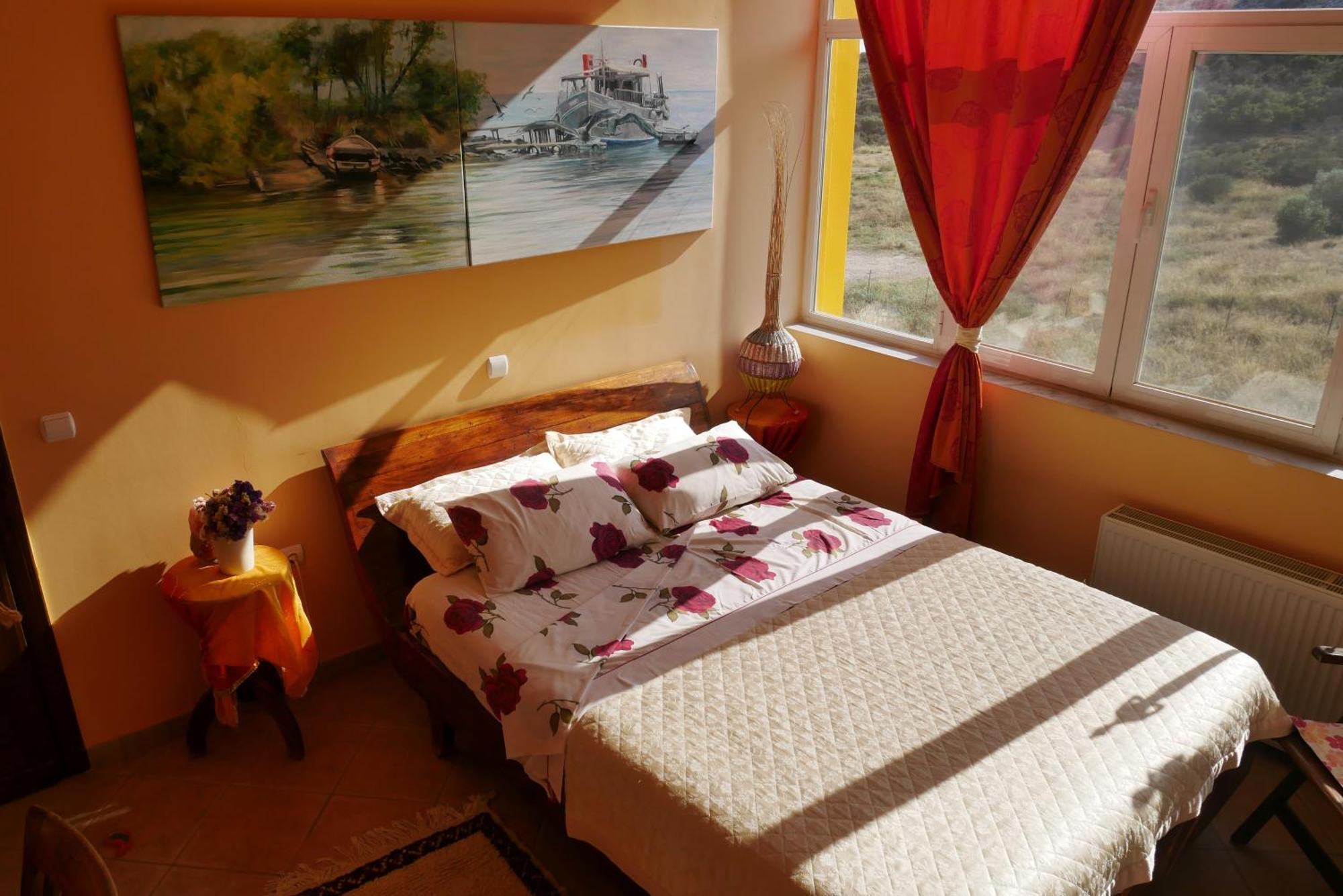 Bed and Breakfast Casa Di Luce Agia Marina  Екстер'єр фото