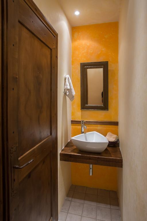 Bed and Breakfast Casa Di Luce Agia Marina  Екстер'єр фото